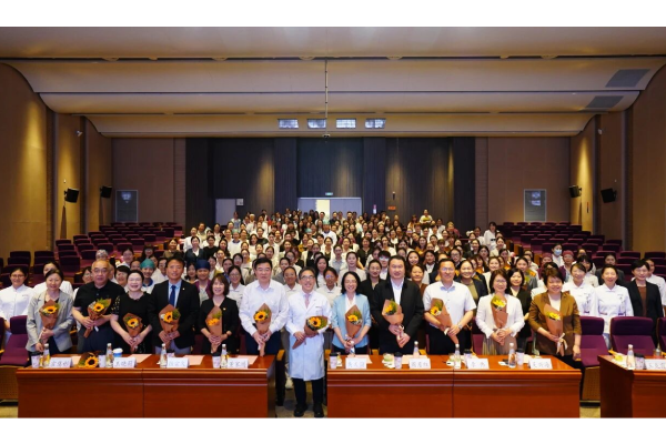 【垂医荣誉】喜报!医院12名护士荣获“清华大学医学院紫荆奖-优秀护士”称号