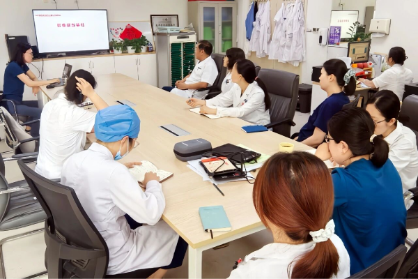 【杨柳探营】夯实三基、从严要求 | 老年医学科开展提升医疗服务能力系列培训